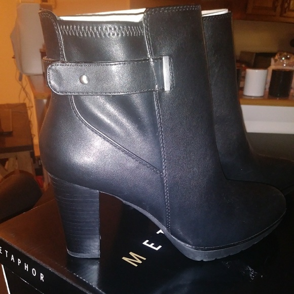 Metaphor Shoes - Metaphor Black Ankle Booties